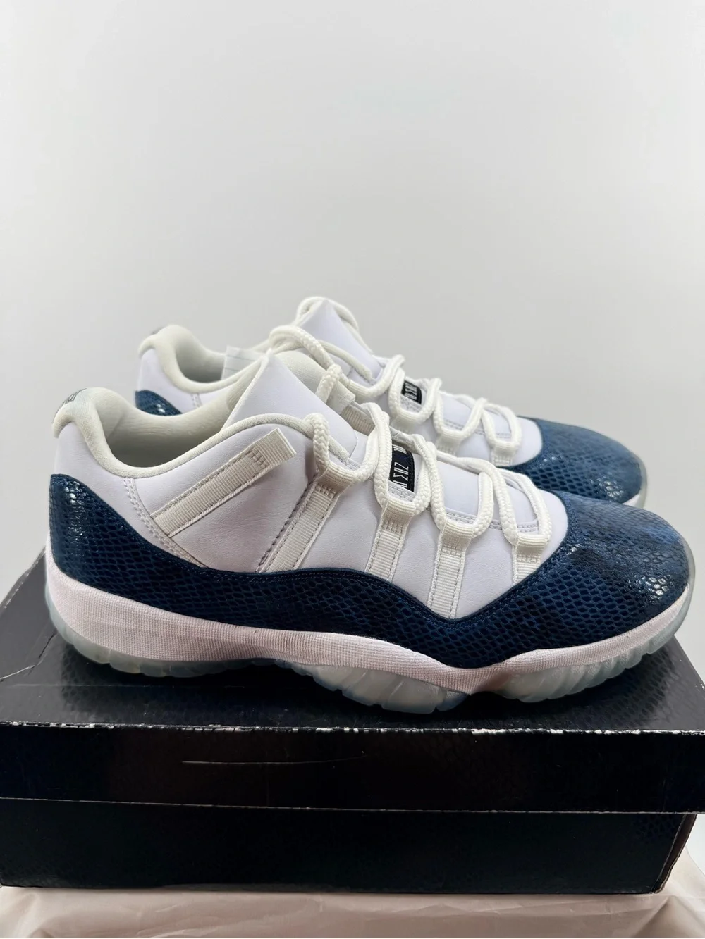 Jordan 11 Low Le Snake Navy Size 10.5M